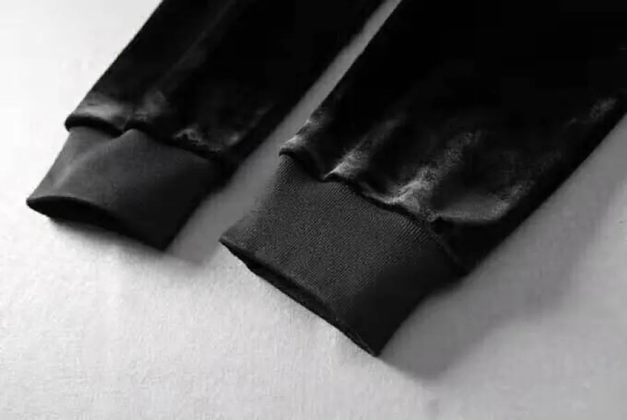 🅿️420 [LV Louis Vuitton] (double-sided gold velvet) hot-selling suit is coming. Focus on the original version of the official website. 2025 new hot-selling gold velvet suit. The original order is the best. 🇭🇰The meticulous work of top designers. Just for a fitting and perfect upper body effect. 100% all-natural high-quality gold velvet, close-fitting comfort, noble and elegant! Original hardware embodies elegance and nobility! Counter size: M-4XL (up to 200 pounds)